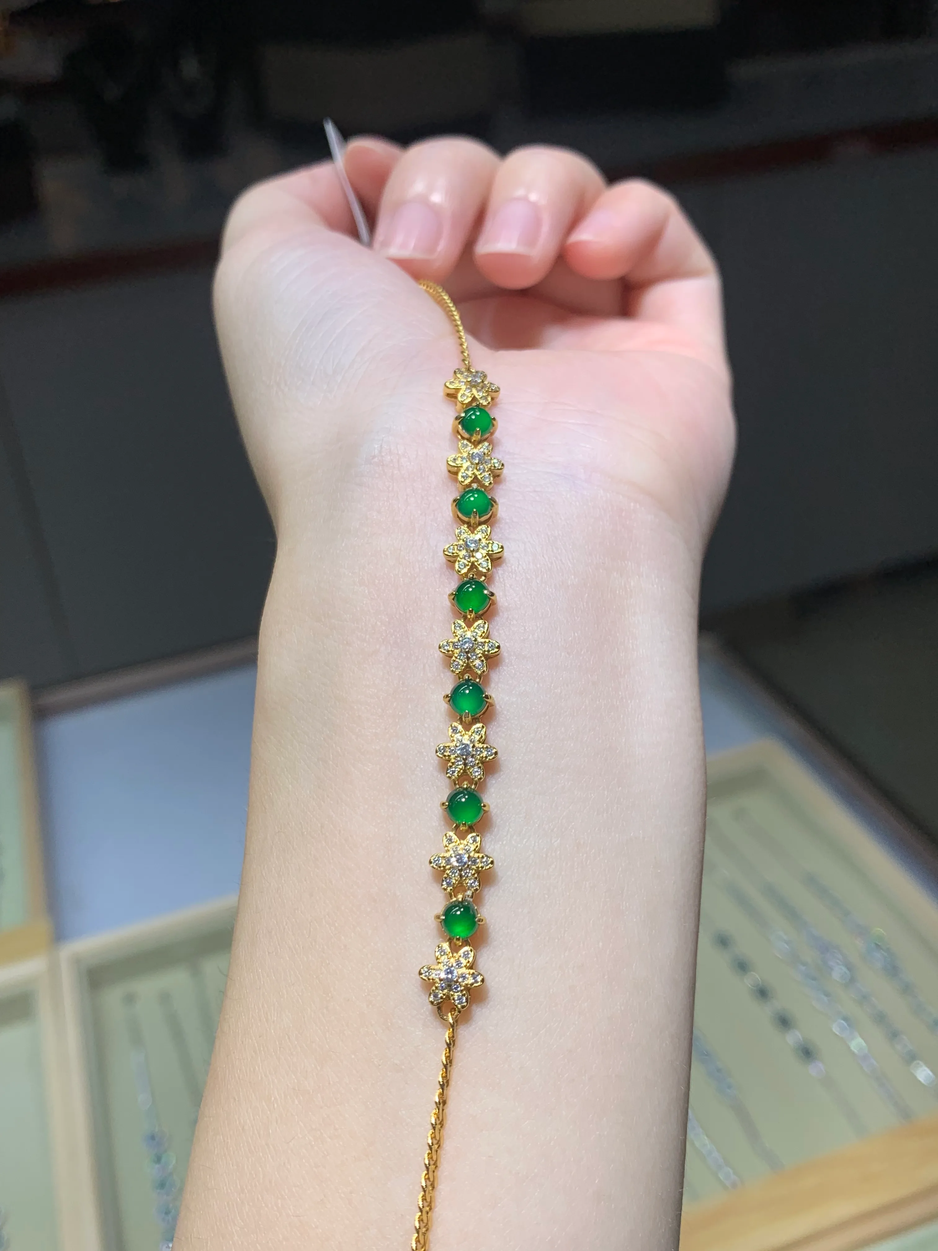 绿石花朵金色手链 3