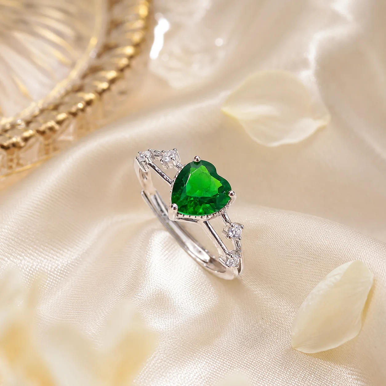 Silver Green Heart Stones Ring 3