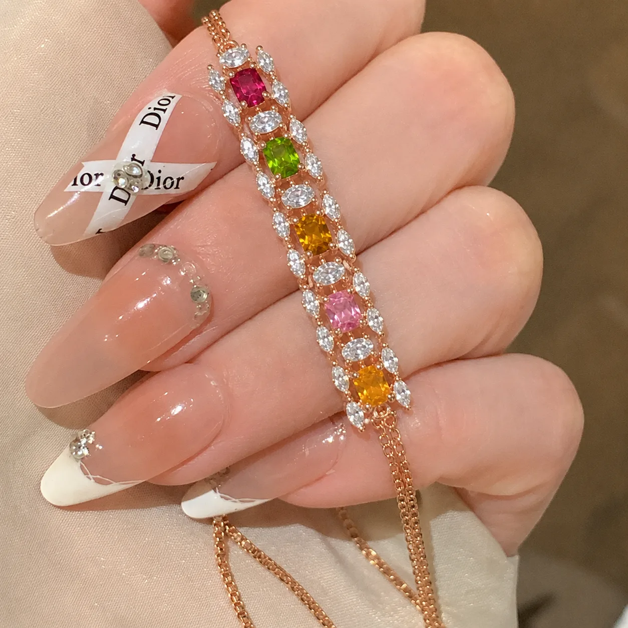 玫瑰金彩石闪耀手链 4