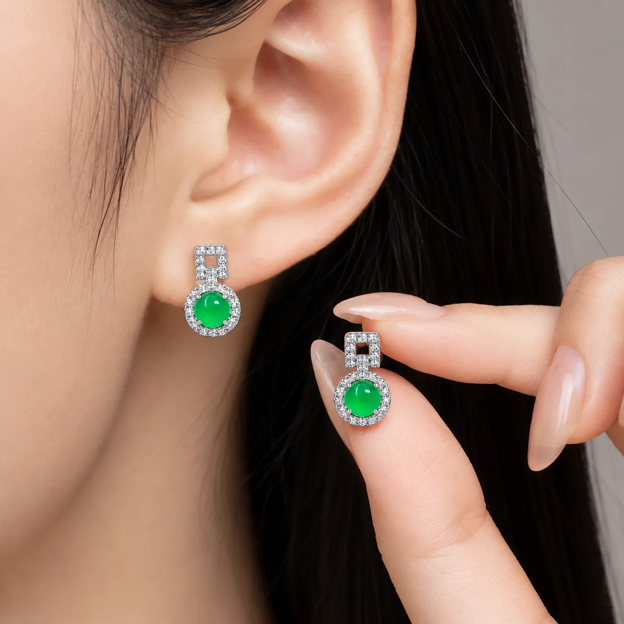 Emerald Earrings with Square-Shaped Settings 3