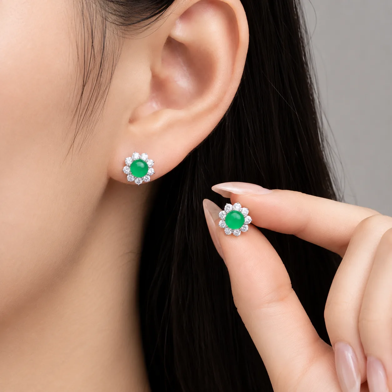 Emerald Earrings with Floral Motifs 3